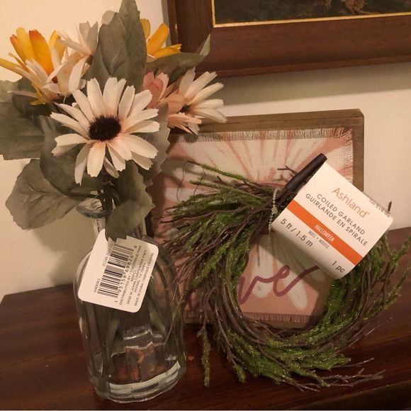 NWT Home decor 3 piece, tabletop - Picture 13 of 13